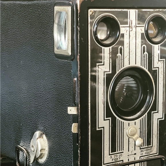 Vintage Box Camera 1930’s Brownie Six-16 Junior Box Camera Brownie Camera - Picture 4 of 4